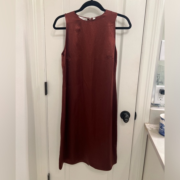 Vince Sleeveless Crew Neck Shift Dress - Picture 2 of 3